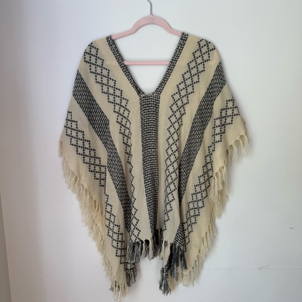 Free People Boho Fringe Poncho Cream & Gray Blue Geometric Knit One Size